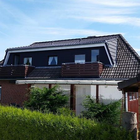 Haus-Lily-Nr-03 Apartment Busum Bagian luar foto