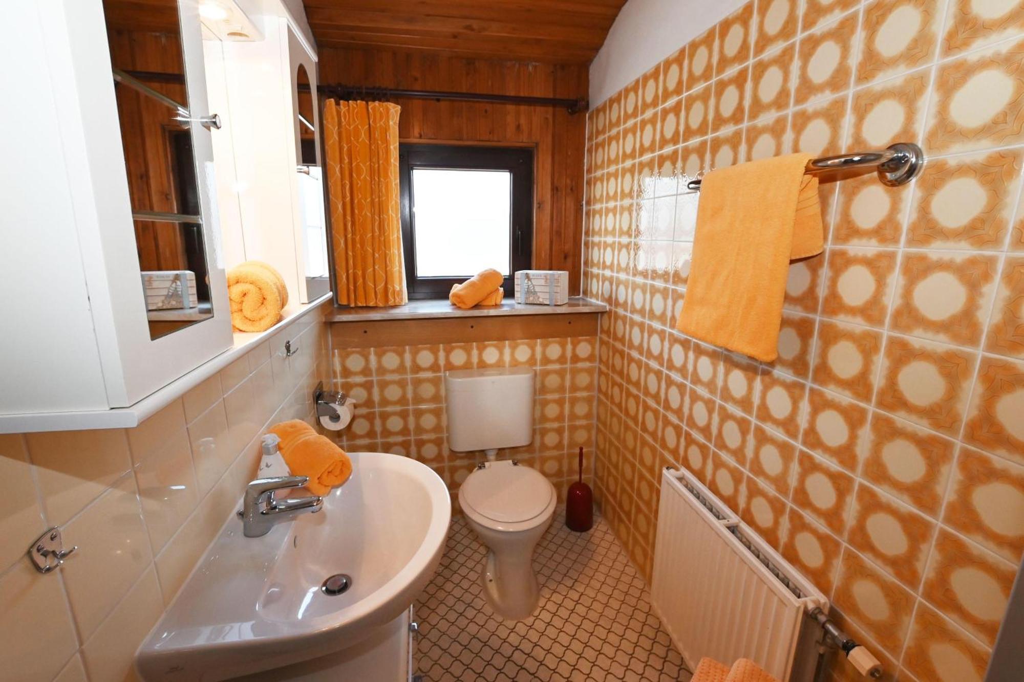 Haus-Lily-Nr-03 Apartment Busum Bagian luar foto