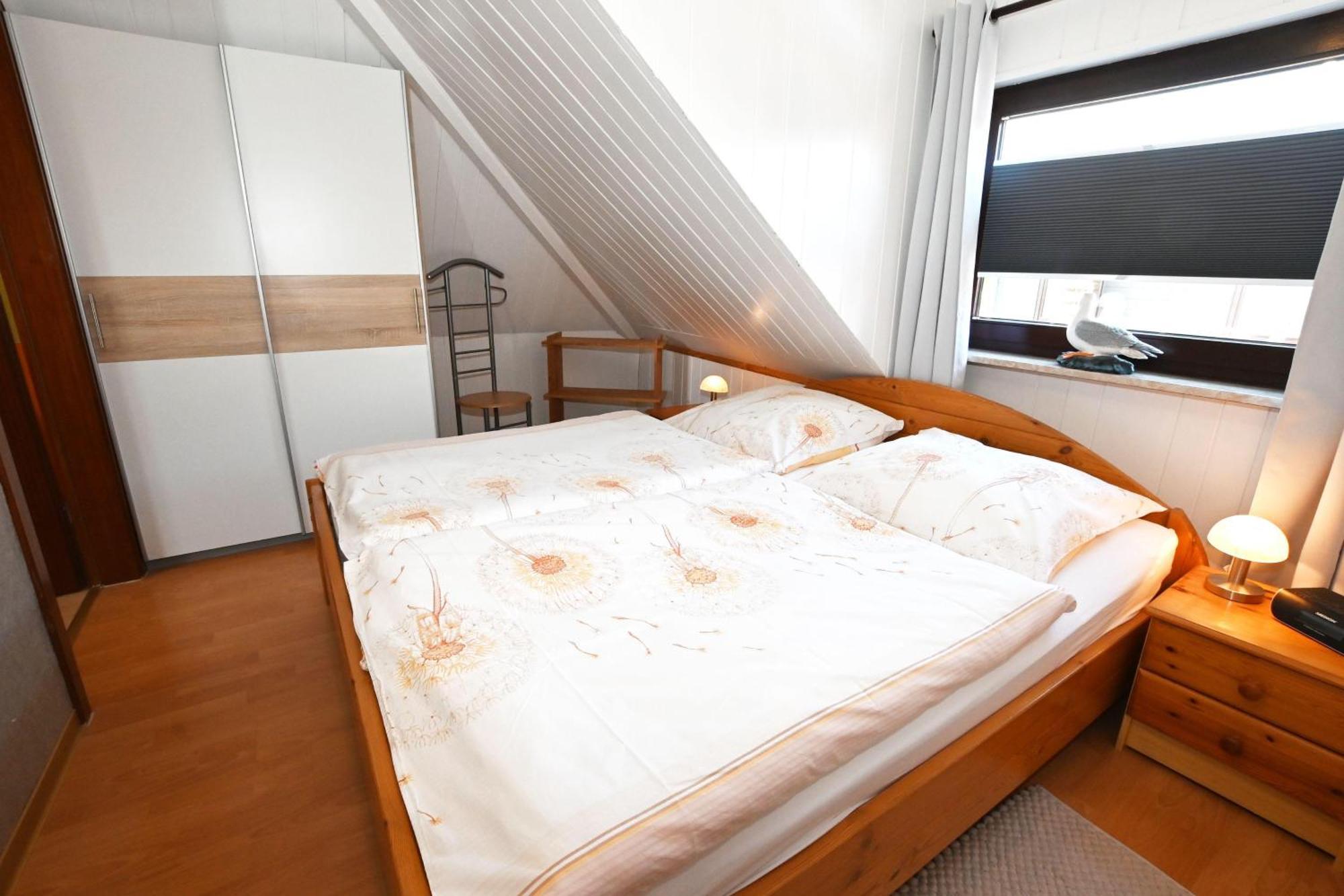 Haus-Lily-Nr-03 Apartment Busum Bagian luar foto